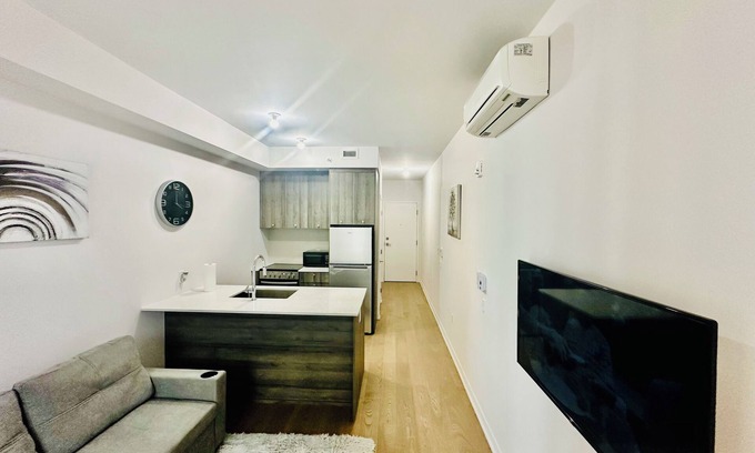 Griffintown House | Modern Elegance Awaits: Luxurious Condo for Rent in the Heart of Montreal.