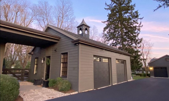 Lexington House | Modern & Elegant Carriage House at Historic Warsaw