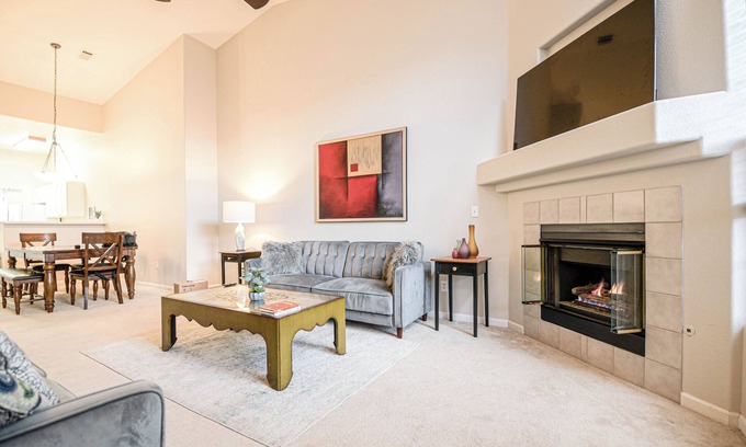 Meadow Hills House | Modern entire Spacious Townhome close to Cherry Creek Reservoir