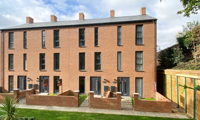 Tring House | Modern family home near London