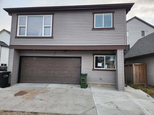 Northeast Edmonton Apartment | Modern Family Home with guest heat garage, Pet-Friendly!- NO BASEMENT