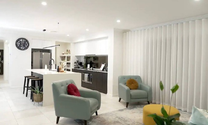 Hemmant House | Modern family house close to the Airport & CitynEntire home in Hemmant Australia