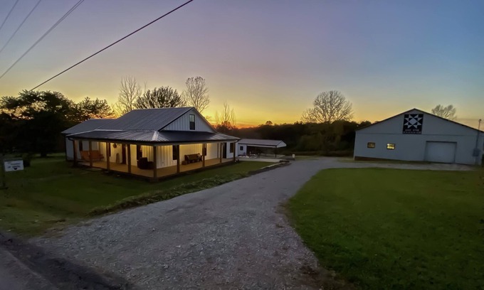 West Union Other | Modern Farmhouse, 3 bedrooms, 2 full baths, sleeps 8