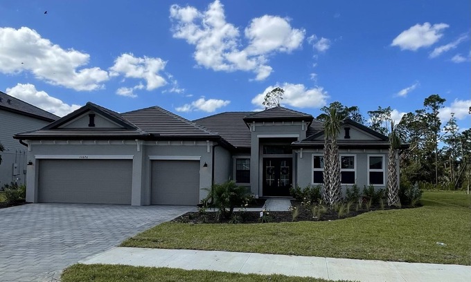 Gateway House | Modern Farmhouse-Inspired 3 Bed, 3 Bath Home - minutes from Ft. Myers airport
