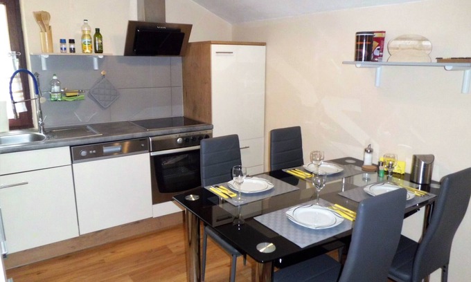 Bad Hofgastein Apartment | Modern FEWO centrally located with free entry to the Alpentherme, only 400m from the ski lift