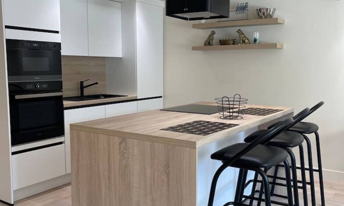 Ostend Condo | Modern flat with garden