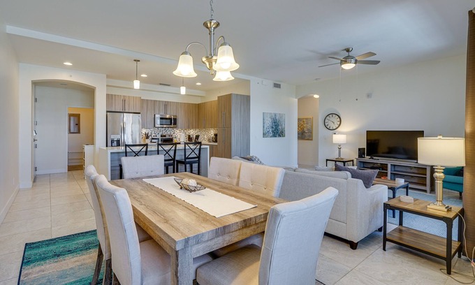 Majestic Palms Condo | Modern Fort Myers Condo Rental ~ 5 Mi to Beach!