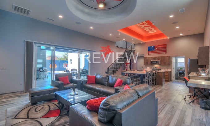 Northeast Heights House | Modern Gasoline Alley w/Hot Tub & 3 King Beds