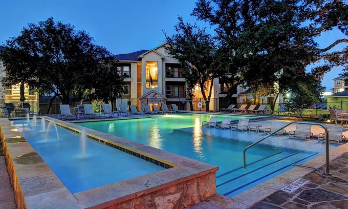 San Antonio Condo | Modern Getaway Condo