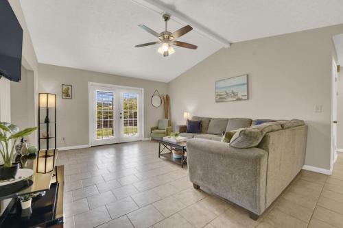 Lynn Haven House | Modern Getaway North of Panama City Beach