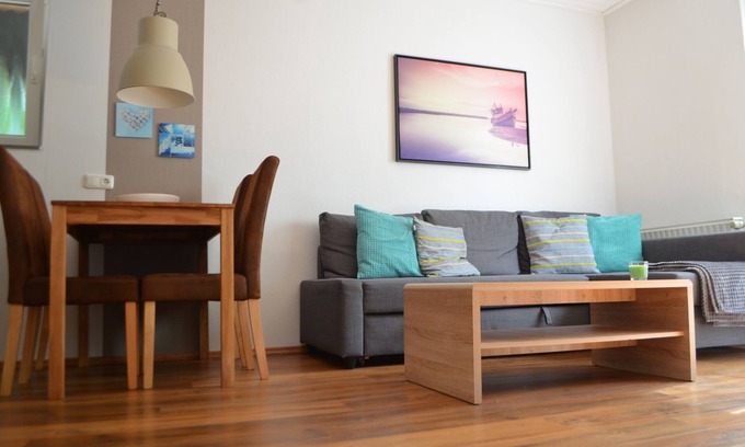 Wangerland Apartment | Modern, ground-floor apartment with garden, ideal for young families.