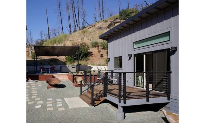 Middletown Apartment | Modern Guest House in the Vineyard