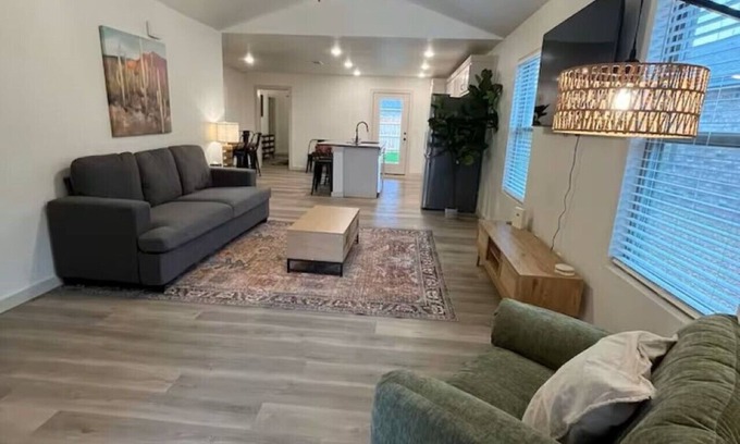 Southgate House | Modern Haven in Lubbock !