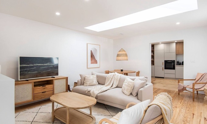 Fitzroy House | Modern Haven in Vibey Fitzroy Walk to shops