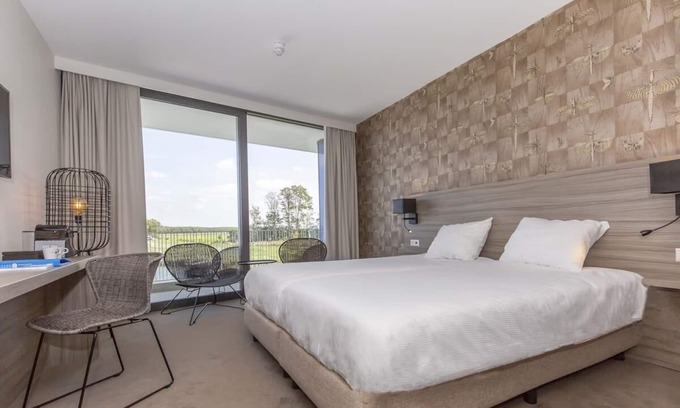 Oranjeplaat Hotel | Modern Haven with Free Parking | Close to Zeeuws Museum, Middelburg