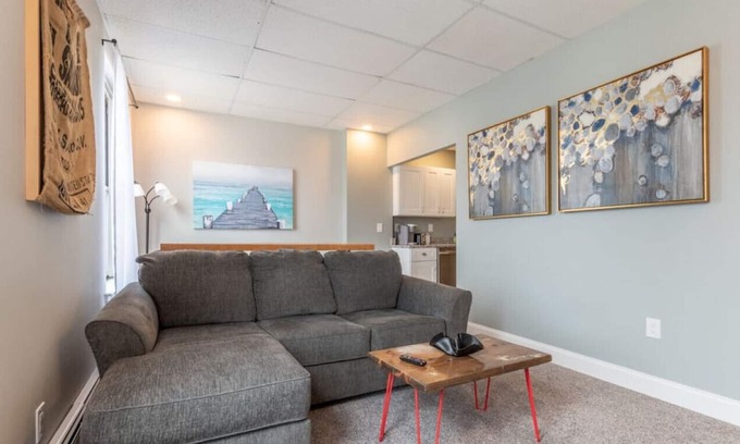 Orono Apartment | Modern High End Apartment With River Views