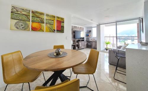 Sabaneta Apartment | Modern High-Rise 2/2 Apartment with City View.