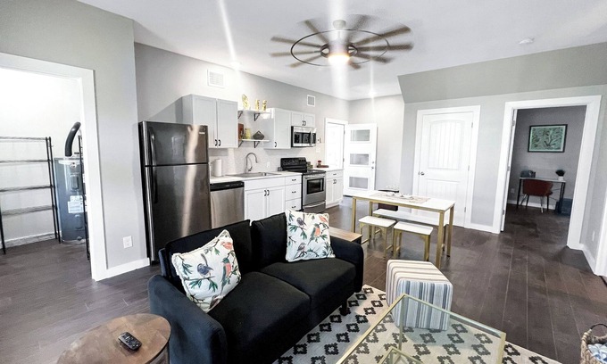 San Antonio House | Modern Historic Downtown Apartment