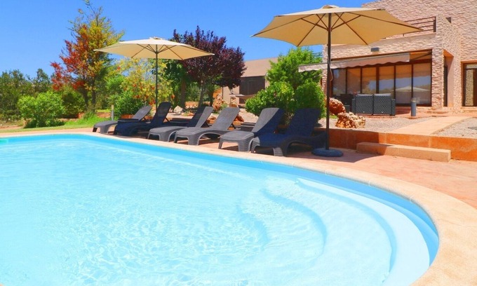 Es Palmer Villa | Modern Holiday Home "Son Vigili" with Wi-Fi, Garden, Terrace & Pool
