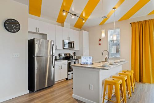 Downtown Baltimore Apartment | Modern Home 2BR 2BA Free Off-Street Parking & Wifi