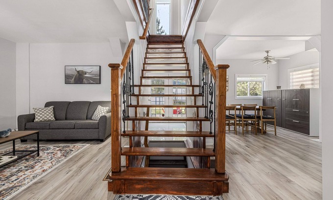 Lansdowne House | Modern Home in Leeds & Thousand Islands
