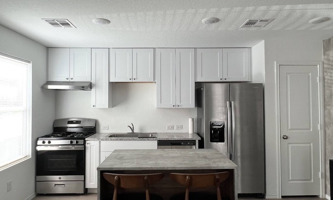 Bexar County House | Modern home in San Antonio