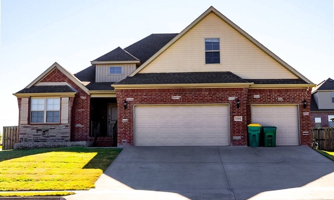 Centerton House | Modern Home Near Airport & Bentonville