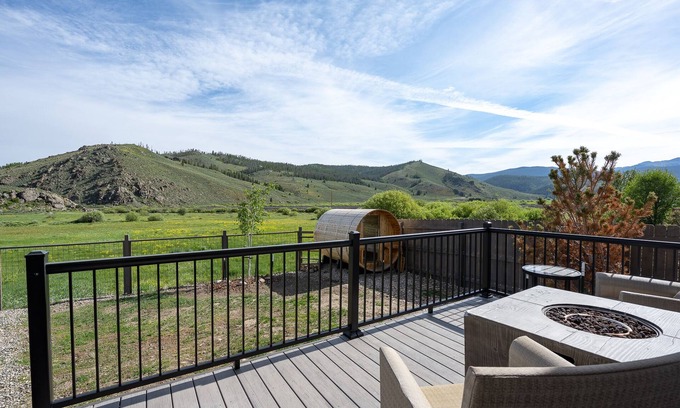 Tabernash House | Modern Home w/Great Private Views, Hot Tub & Sauna