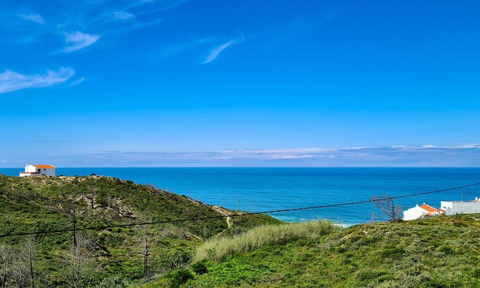 Vale Furado House | Modern house with ocean view, pool and 5 walk min to the beach