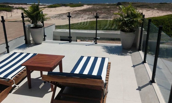 Barra do Cunhau House | Modern house, BEACHFRONT, with private pool and barbecue area