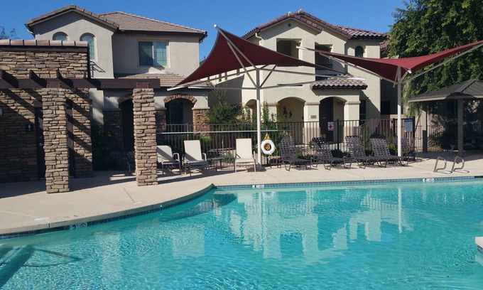 Travata House | Modern house in quiet Arrowhead area/Glendale/Hike/Golf/Shop! LOCATION!