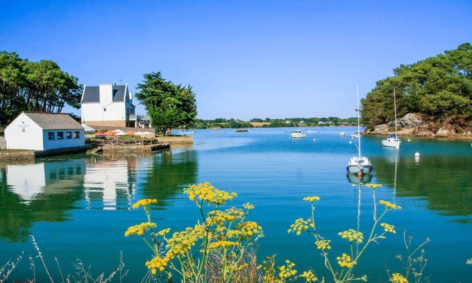 Crach House | Modern house with swimming pool
