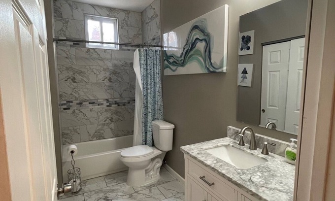 St. Louis Apartment | Modern Hyde Park Retreat {Renovated 2BR with Stylish Updates & Prime Location}