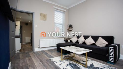 Westoe Apartment | Modern Interior Spacious Four Bedroom Apartment