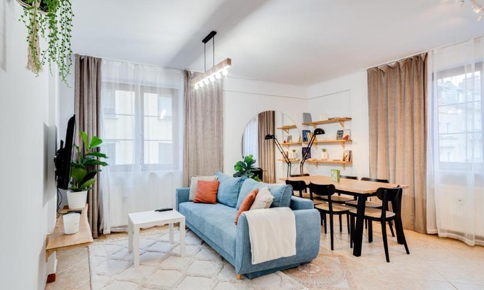 Wroclaw Old Town Apartment | Modern Italia Apart - 100m Main Square - parking and lift