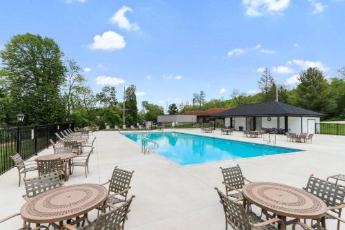 Lake Geneva House | Modern Lake Geneva Condo with Year-Round Views