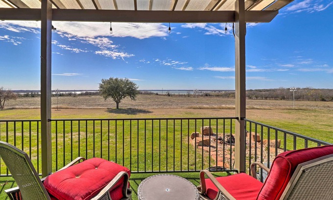 Granger House | Modern Lakehouse w/Stunning Views & Hot Tub!
