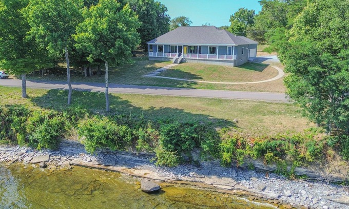 Pillar Point House | Modern Lakeside Retreat on Lake Ontario 4 bedroom/3 bath