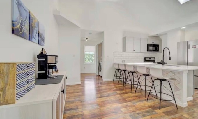 Lakeview Cottage | Modern Lakeview Cottage