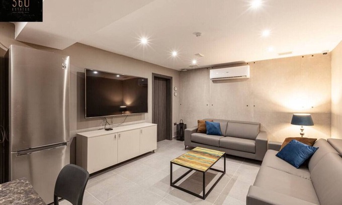 Gzira House | Modern, large and spacious HOME, perfect for GROUP
