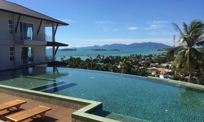 Moo 5 Condo | Modern Large Studio Apartment , Sea views & balcony, Pool, Gym near Big Budda