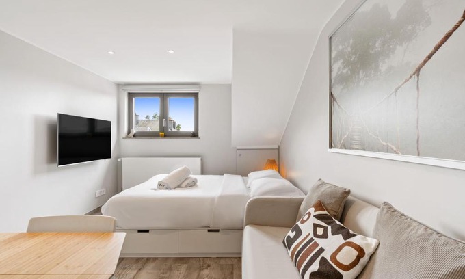 Limpertsberg Apartment | Modern Limpertsberg Studio Near City Center