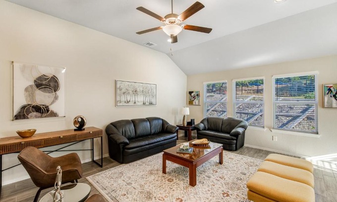 Highland Lake Estates House | Modern Living in Lago Vista