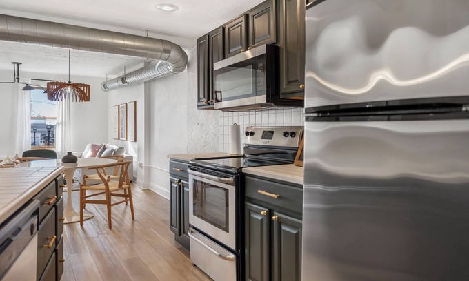 Springfield Apartment | Modern Loft Apartment with Office Space
