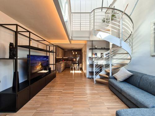 Precotto Apartment | Modern loft, design & comfort