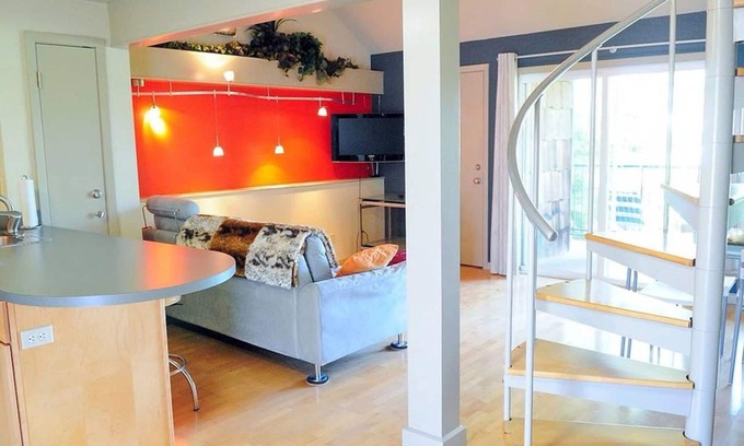 Barton Hills Condo | Modern Loft in the Heart of ATX | Walk to Zilker Park