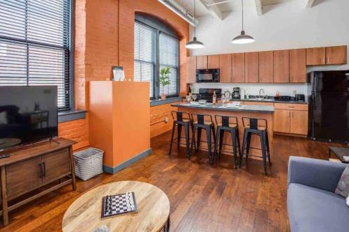 Rochester Apartment | Modern Loft Style on Monroe by Dwtn & Park ave