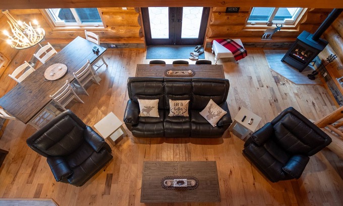 Alban Cabin | Modern Log Cabin Retreat! Perfect for nature getaways in the French River.