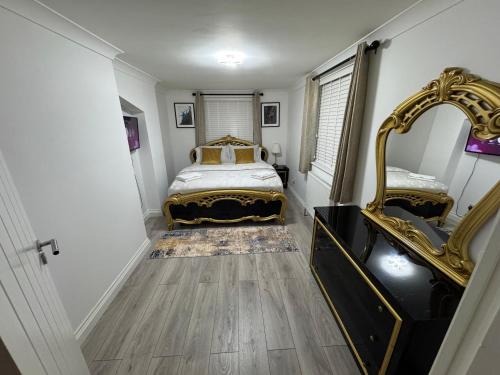 Kensal Green Apartment | Modern London 2-Bed Flat Sleeps up to 5
