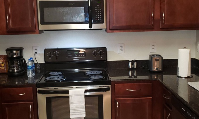 Spring Branch West Apartment | Modern Lux 1Bdrm Apt minutes from Galleria Mall